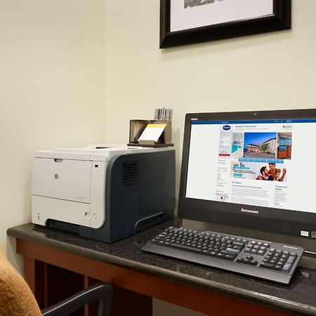 Hampton Inn Wichita-East Экстерьер фото