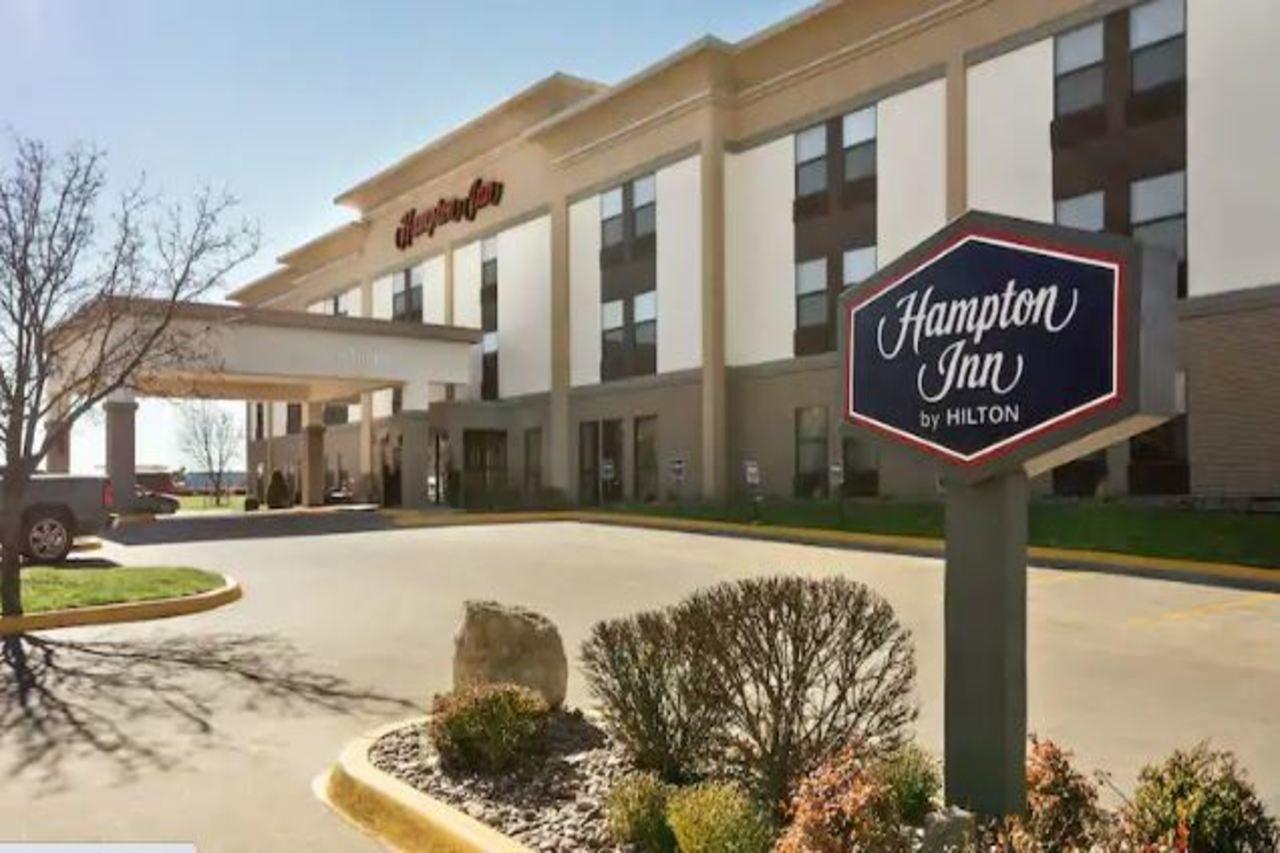 Hampton Inn Wichita-East Экстерьер фото