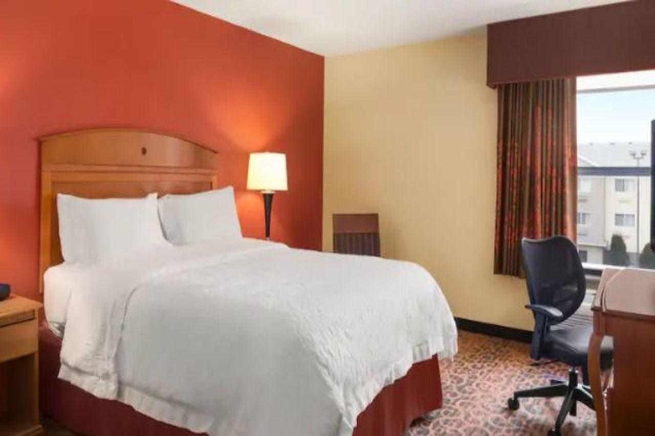 Hampton Inn Wichita-East Экстерьер фото