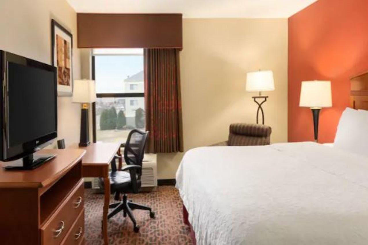 Hampton Inn Wichita-East Экстерьер фото