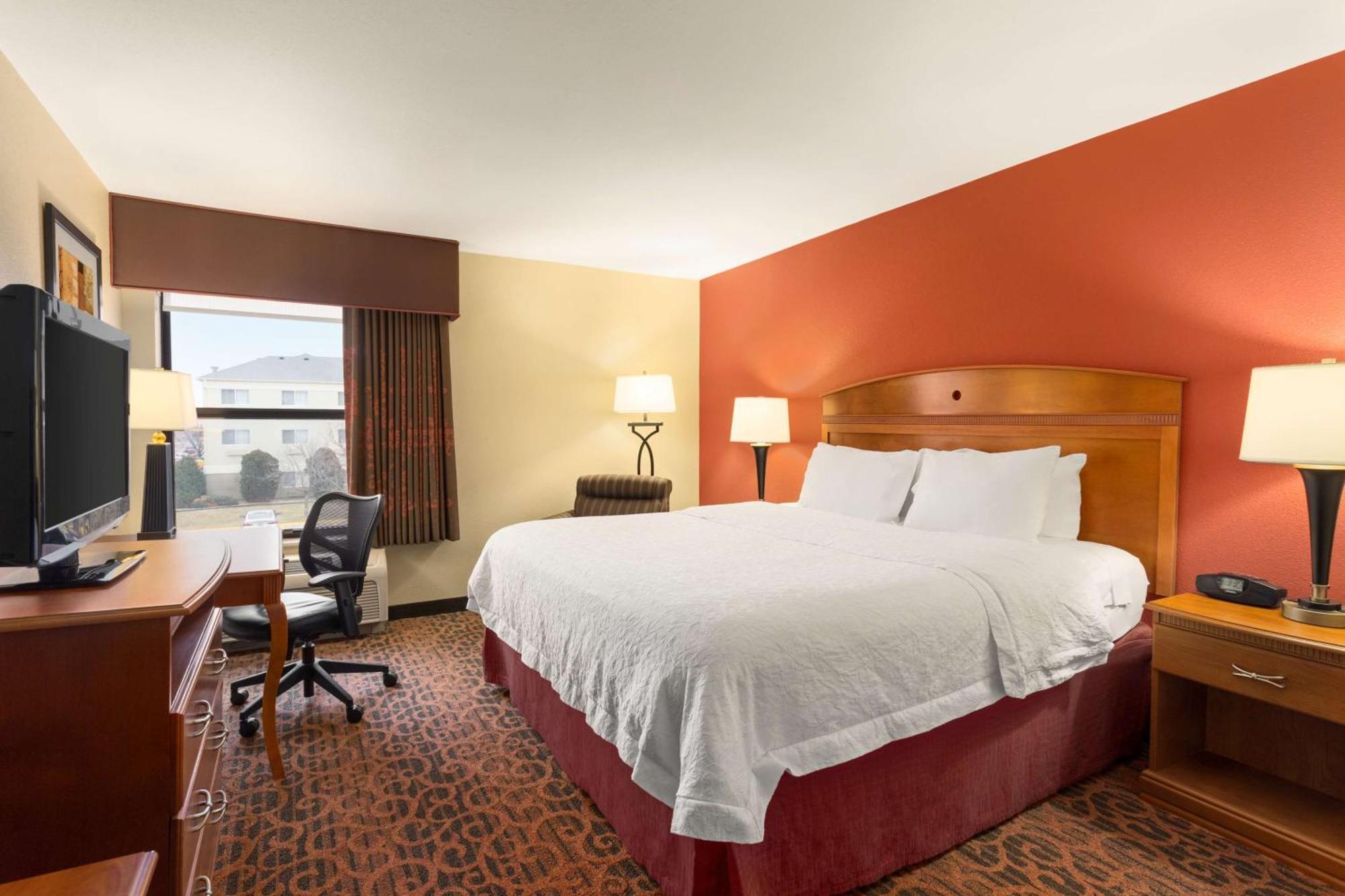 Hampton Inn Wichita-East Экстерьер фото