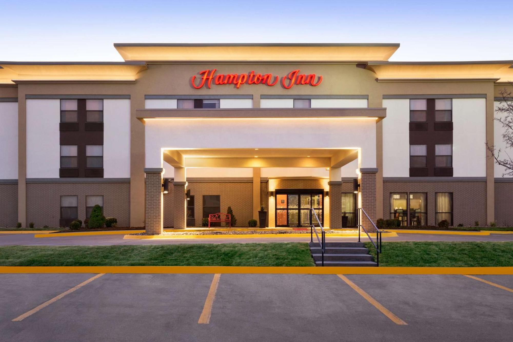Hampton Inn Wichita-East Экстерьер фото