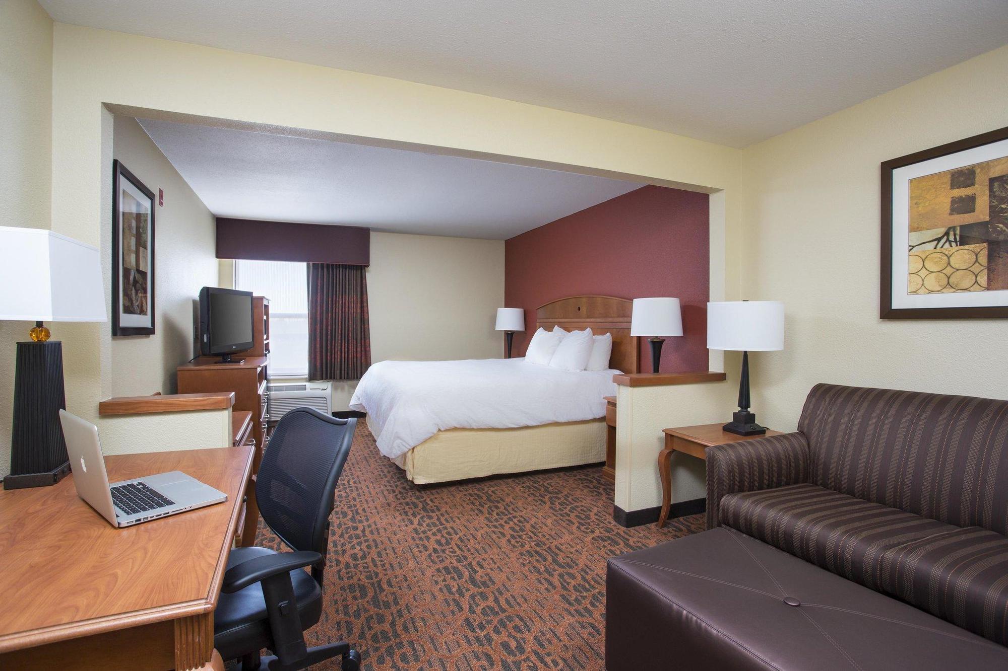 Hampton Inn Wichita-East Экстерьер фото