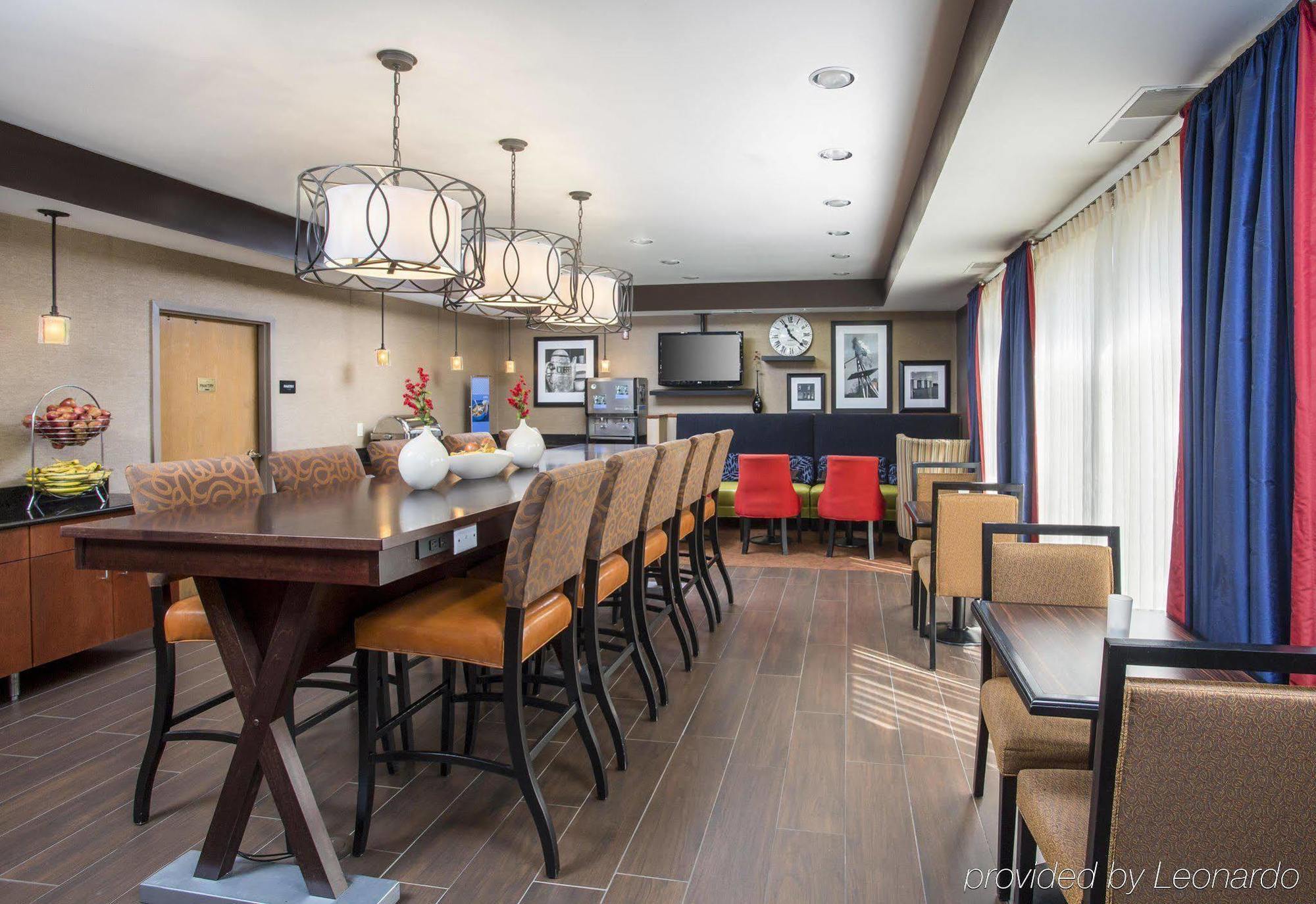 Hampton Inn Wichita-East Экстерьер фото