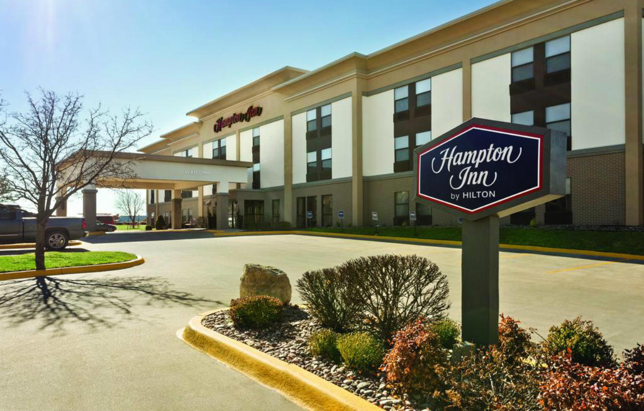 Hampton Inn Wichita-East Экстерьер фото