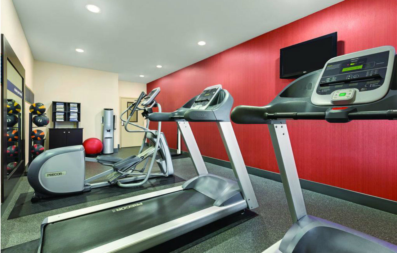 Hampton Inn Wichita-East Экстерьер фото